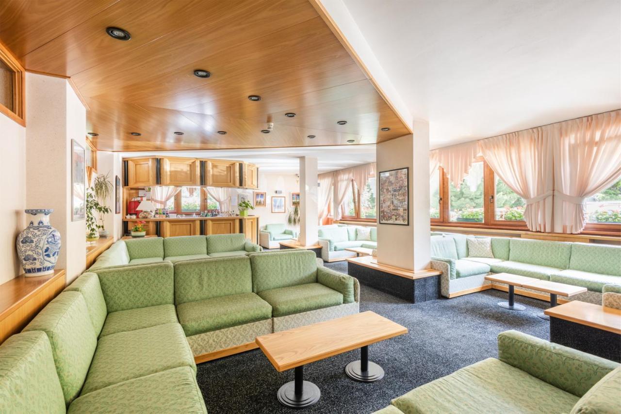 מדונה די קמפיליו Hotel Alpina מראה חיצוני תמונה