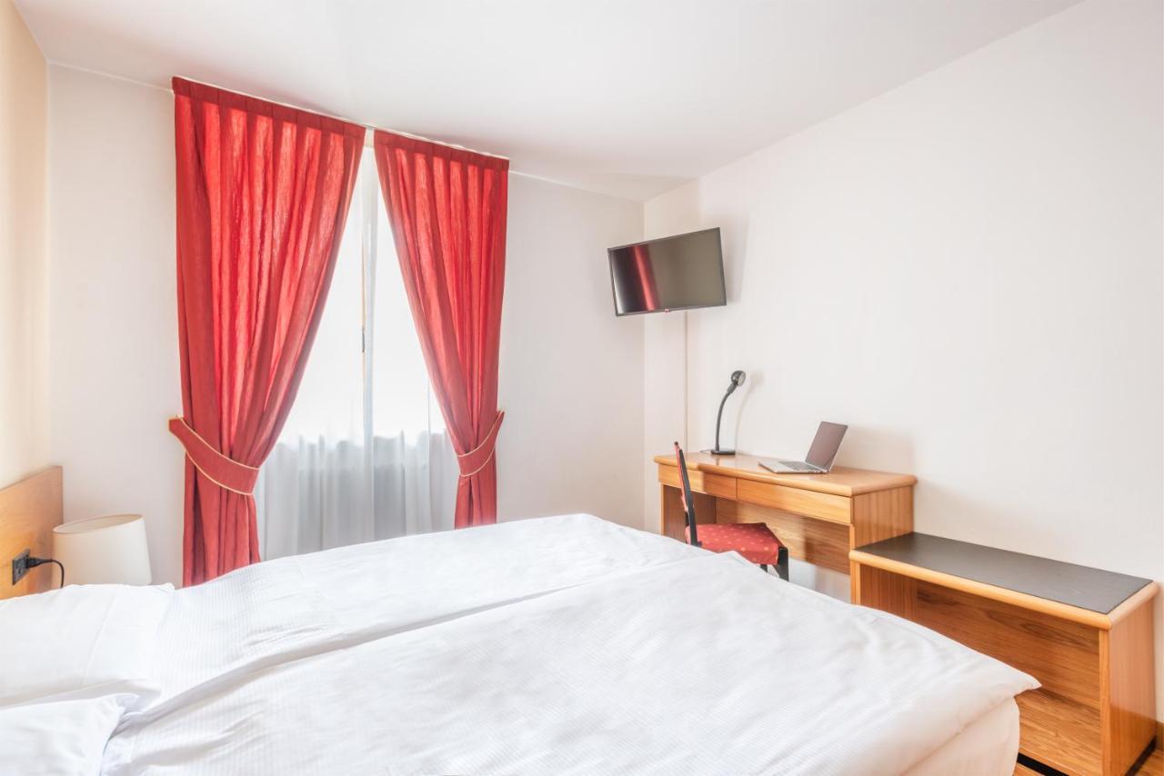 מדונה די קמפיליו Hotel Alpina מראה חיצוני תמונה