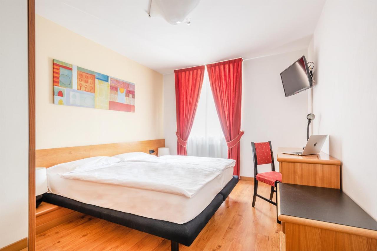 מדונה די קמפיליו Hotel Alpina מראה חיצוני תמונה