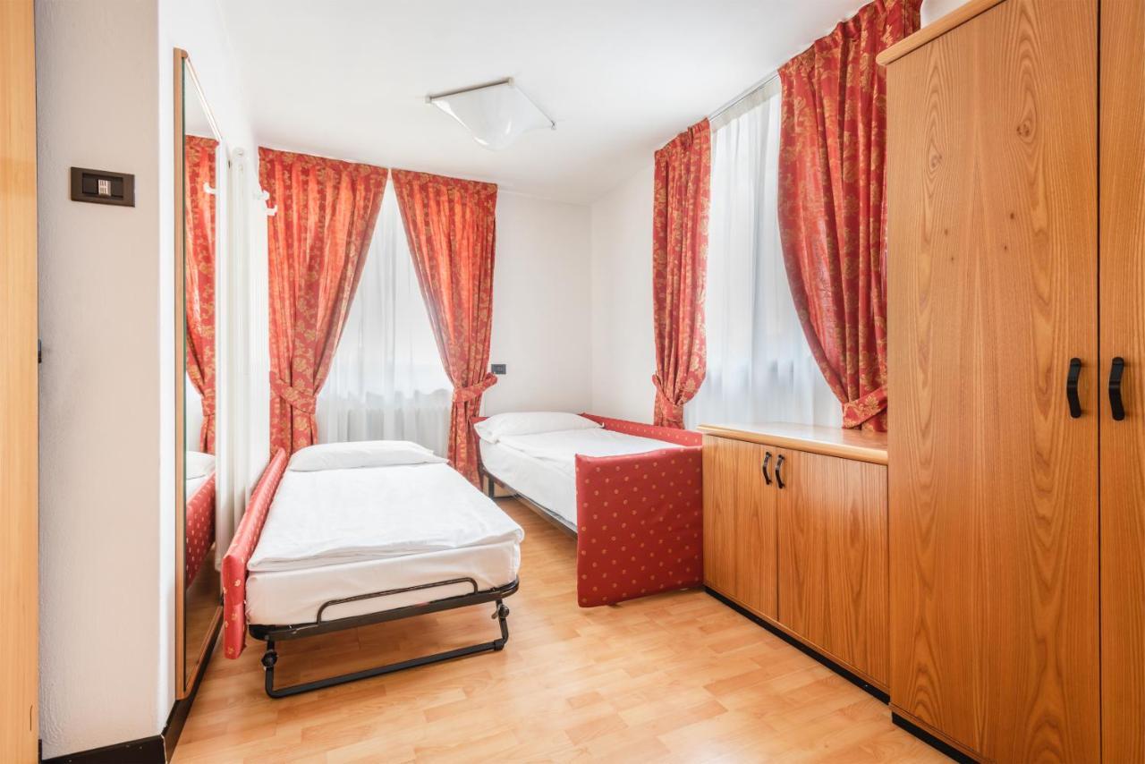 מדונה די קמפיליו Hotel Alpina מראה חיצוני תמונה